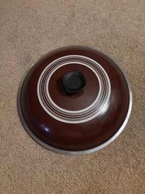 Vintage Brown Club Alum Cookware Lid with White Concentric Rings and Black Knob